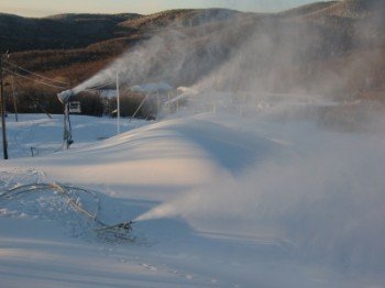 © http://winter.boltonvalley.com