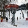 Mehrere Skilifte bringen dich zur Bergstation.