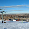 Ab der Bergstation des Legacy Chairs führt die Beginnerpiste nach unten.