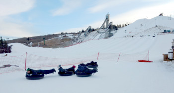 Der angrenzende Tubing-Park verspricht noch mehr Abwechslung für Familien.