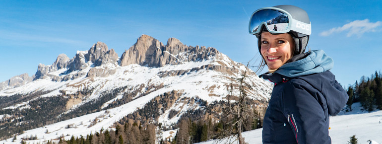 Panoramaskifahren auf den Pisten von Carezza Dolomites macht auch Sängerin Sonja Weissensteiner gerne.