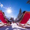 Wo lässt sich besser eine verdiente Pistenpause einlegen als im Liegestuhl unter der Sonne?