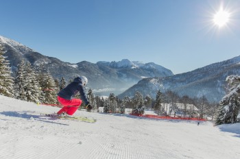 Im Skigebiet Christlum erblickt man den Achensee in Tirol.