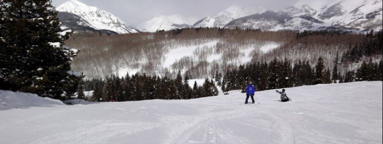 Wer das Snowboarden erlernen will, der ist auf den einfachen Abfahrten Houston, Poverty Gulch und Mineral Point bestens aufgehoben.