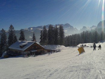 Die Gosau Alm serviert Pizza und Burger