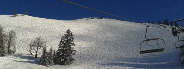 Freerider können einen Abstecher in den Tiefschnee machen