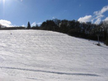 Am Mäuseberg in Daun kann man auf den 0,5 präparierten Pistenkilometern die Hüfte schwingen und Gaudi haben.