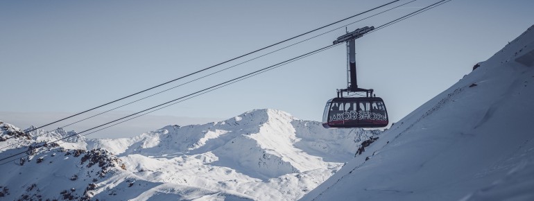 Aufs Jakosbhorn führt eine Luftseilbahn.