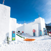 Die neue Schneeburg begeistert die Kinder.