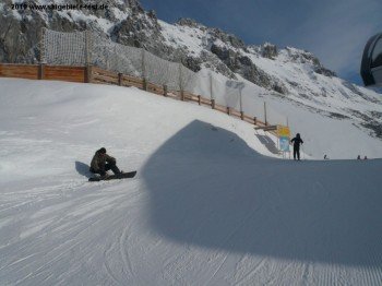 Beim Verzurren der Bindung an der Ganghofer-Blitz Bergstation!