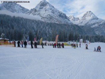 Skischule und Kinderland an der Bergstation der Ehrwalder-Almbahn!