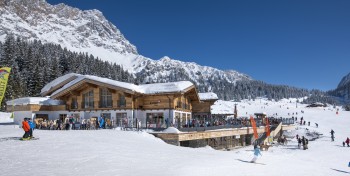 Das Tirolerhaus verbindet Gastfreundschaft, hochwertige regionale Küche und vielseitiges Angebot für Groß und Klein.