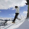 Auf Schneeschuhtouren kannst du die winterliche Landschaft erkunden.