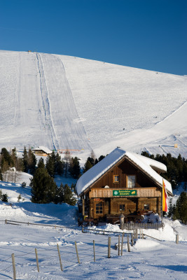Die Zirbenhütte, hier kann man auf Vorbestellung Käsefondue oder Raclette bestellen!