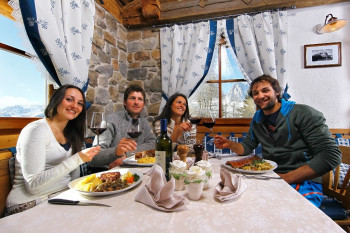 Hütten und Restaurants auf die Piste