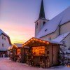 Ortskern von Filzmoos: Nach dem Skifahren laden in der Adventszeit die Stände zum Vorbeischlendern und Verweilen ein.