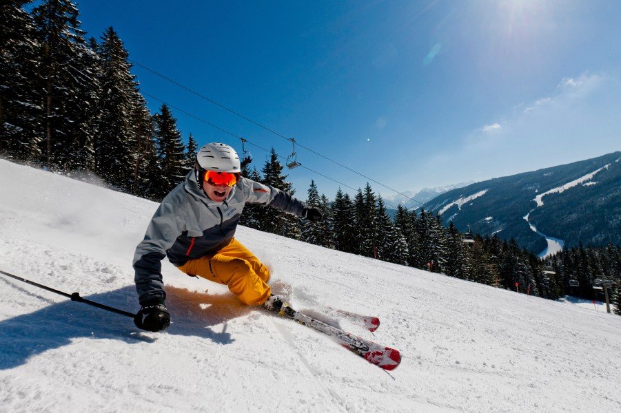 Auf insgesamt 12 Pistenkilometern können sich die Wintersportler im Skigebiet Filzmoos austoben.