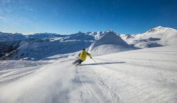 Skifahrer vor dem Spitzmeilen