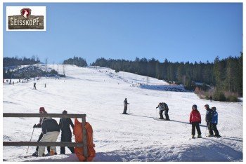 Das Skigebiet weist hauptsächlich rot markierte Pisten auf