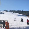 Das Skigebiet weist hauptsächlich rot markierte Pisten auf