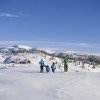 Winterwanderung durch die verschneite Landschaft