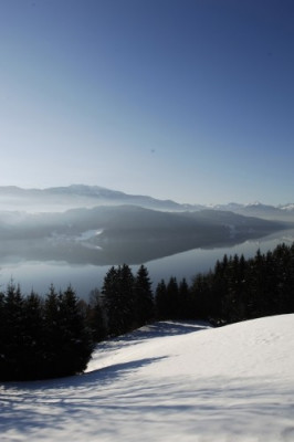 Blick auf den Millstädter See nördlich des Drautals bei Spittal in Kärnten.