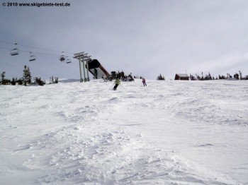 Auf der mittelschweren Crazy Horse Abfahrt am Dreamcatcher Lift!