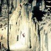 Eiskelttern am gefrorenen Wasserfall ist ein ganz besonderes Erlebnis für Kletterfreunde.