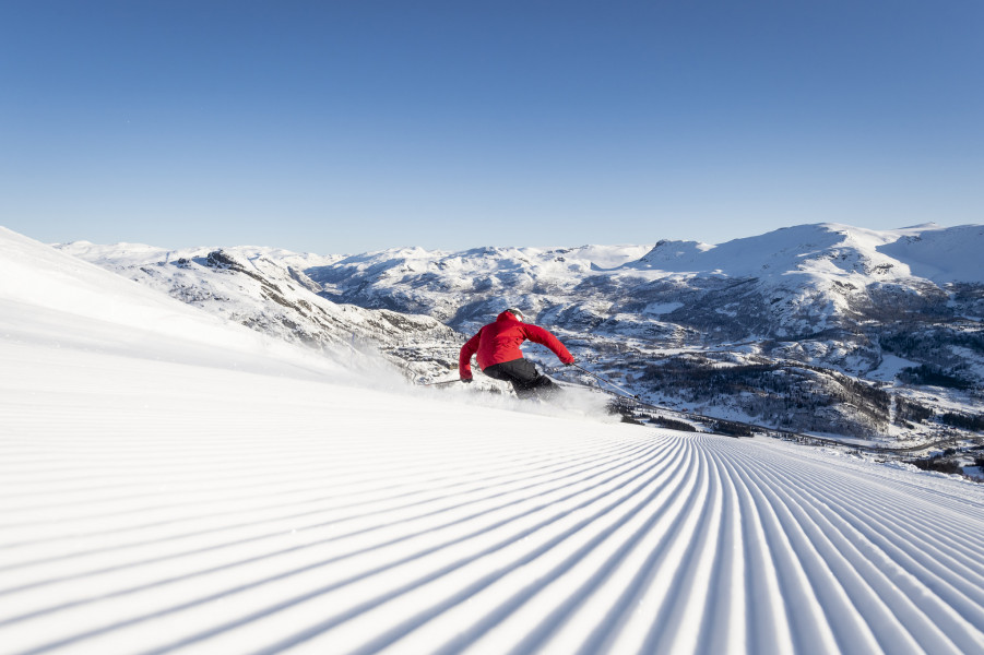 In Hemsedal erwarten dich Snow Parks, steile Abfahrten und anspruchsvolle Strecken abseits der Piste.
