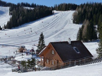 Am Sonnkogellift startet auch eine blau markierte Abfahrt