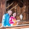 Urigen Hütten laden im Skigebiet zur Einkehr.
