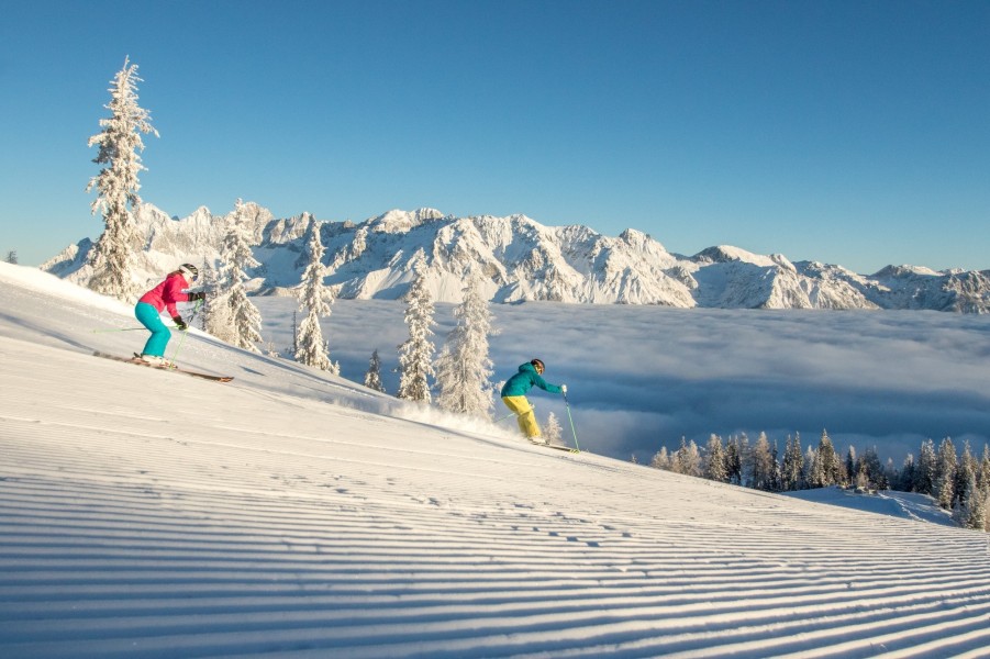Erlebe das Skigebiet Hochwurzen mit abwechslungsreichen Pisten, modernen Liftanlagen und beeindruckender Bergkulisse.