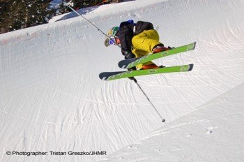 Die Halfpipe befindet sich im Übungsgelände am Teewinot-Quad-Chair Lift.