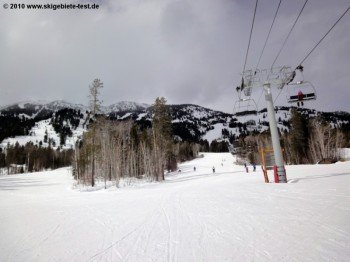 Blick auf die sehr einfachen Hänge am Teewinot-Quad-Chair Lift!