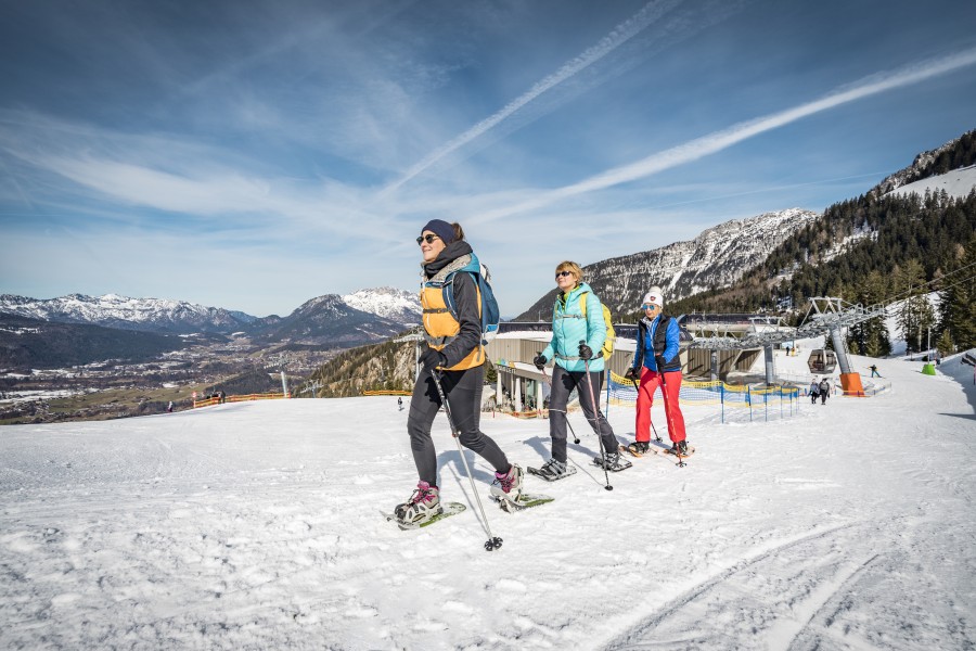 Sowohl an der Mittelstation als auch an der Bergstation gibt es einen Schneeschuhtrail.