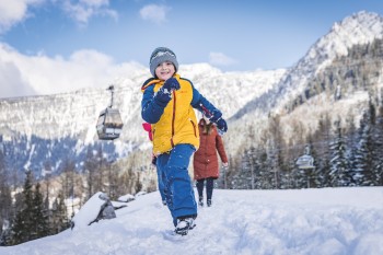 Am Jenner gibt es für Familien viel zu entdecken: Von der Rodelbahn bis hin zu Winterwanderwegen.