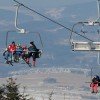 Mehrere Skilifte bringen dich nach oben.