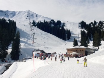 Die Hütten sind gut über das Skigebiet verteilt