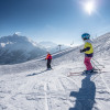 Auch für Kinder gibt es genügend blaue Pisten im Skigebiet.
