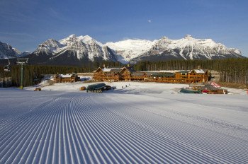 Ein Blick auf die Talstation von Lake Louise.