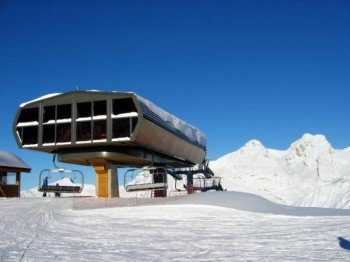 Zahlreiche Lifte sorgen für einen stressfreien Skitag ohne lange Wartezeiten.