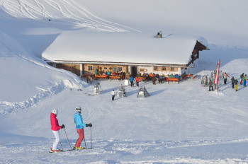 Zahlreiche Hütten laden zum Einkehrschwung ein.