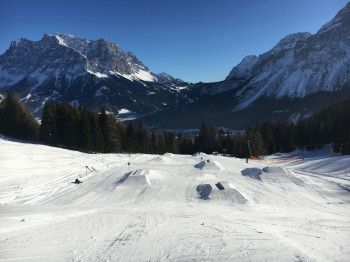 Auch einen Snowpark gibt es am Grubigstein.