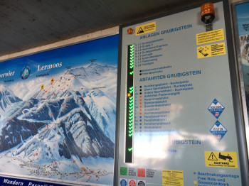 Die Beschilderung im Skigebiet am Grubigstein ist sehr gut und modern.