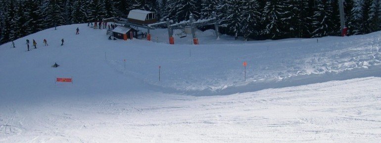 Blick auf die Talstation des L'Ousière Sesselliftes. Dieser bringt den Profi zu den anspruchsvollsten Pisten im Skigebiet!