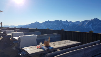 Auf der Terrasse des Panoramarestaurants Steinermandl hast du einen tollen Ausblick.