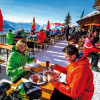 Genuss aus der Sonnenterrasse: Essen und Trinken am Loser in Altaussee.