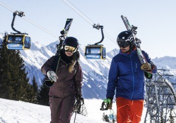 Vom Mayrhofner Ortszentrum bringt die 3S Penkenbahn alle Wintersportler ins Teilgebiet am Penken.