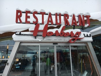 Das Restaurant am Horberg liegt direkt in der Bergstation der Gondelbahn.