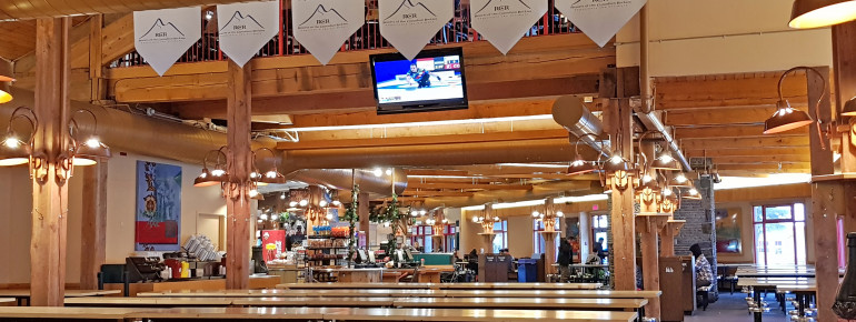 Innenbereich (EG) der Nakiska Lodge an der Talstation